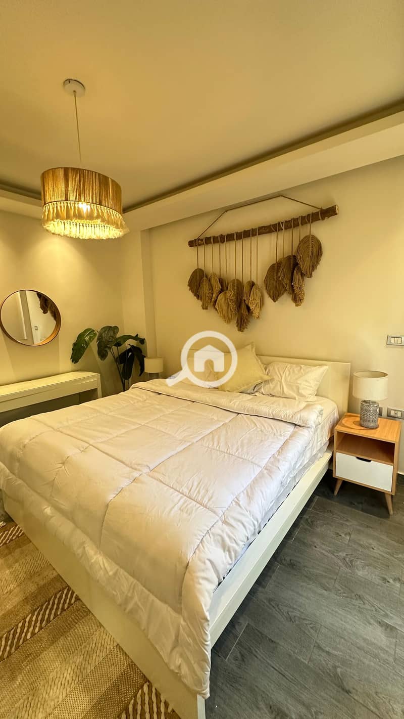 2 072a5a05-8a04-4bd0-af0d-5205d1f99158. jpg