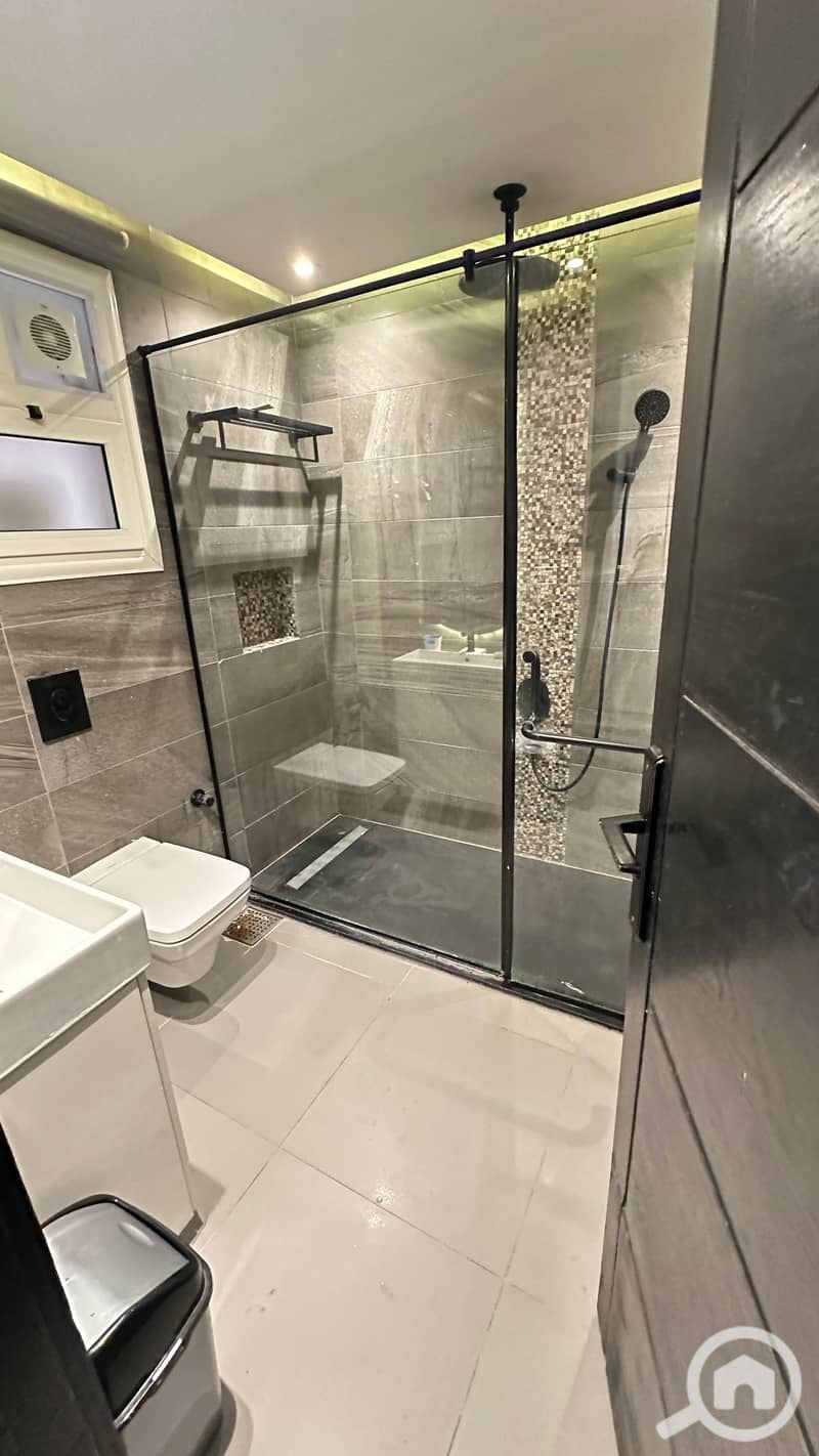 5 b45040fa-17e6-440c-9b9e-282240d00ecf. jpg