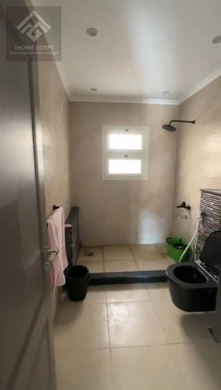 6 84a423c6-b35b-47fb-9741-f2e753366ad5. jpg