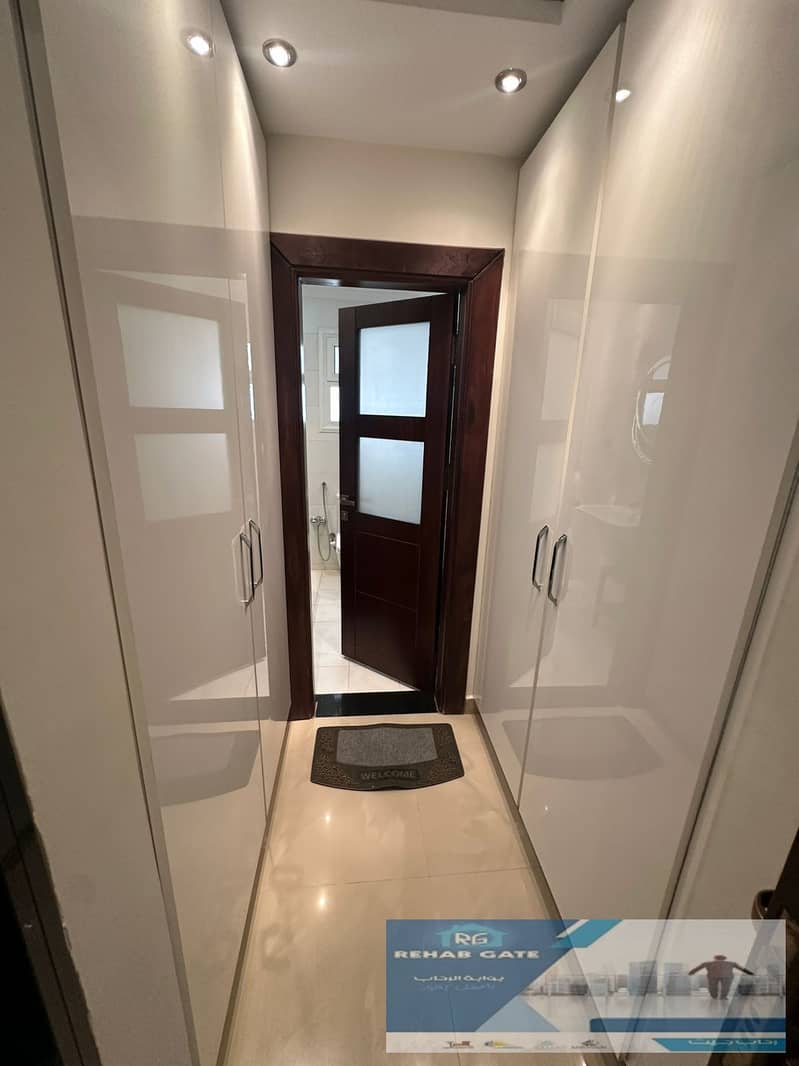 11 db83aa2a-af42-4212-8aa9-14a5ce352311. jpg