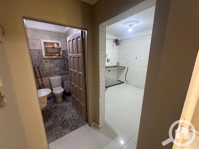 4 b91669ad-bd8e-48b4-9a05-a0d014af73c4. jpeg