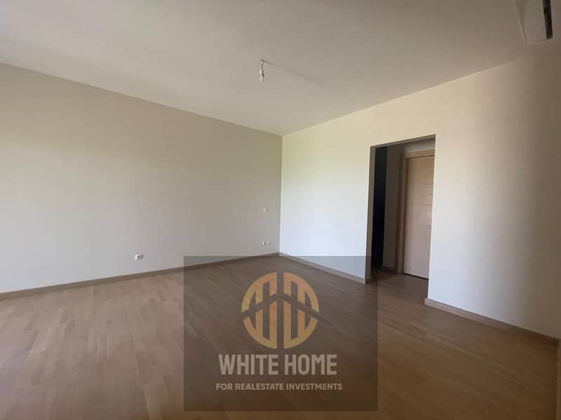 12 b683d6c7-04ff-4616-973b-0e27e9f4e871. jpeg