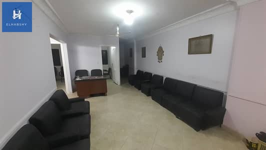 مکتب  للايجار في المهندسين، الجيزة - غرفة مشتركة فى الدقى فى عيادة 200م (1). jpg