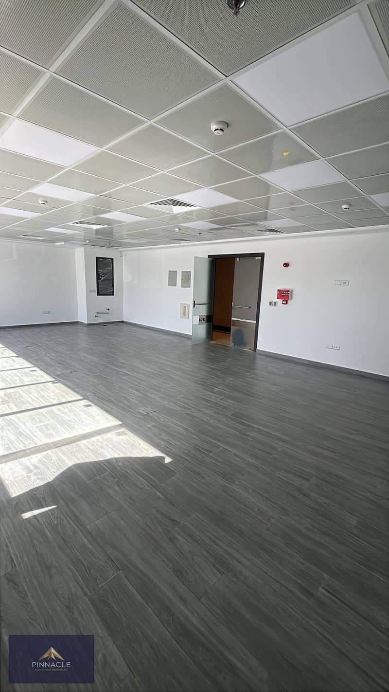 3 WhatsApp Image 2025-10-08 at 18.31. 38_3b5f421b. jpg