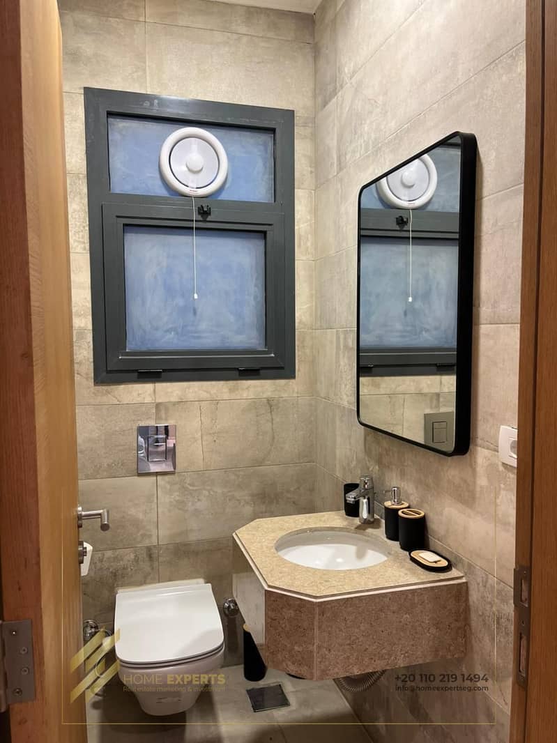 11 97cf1483-b839-43f2-86e7-2fad5a65f8eb. jpg