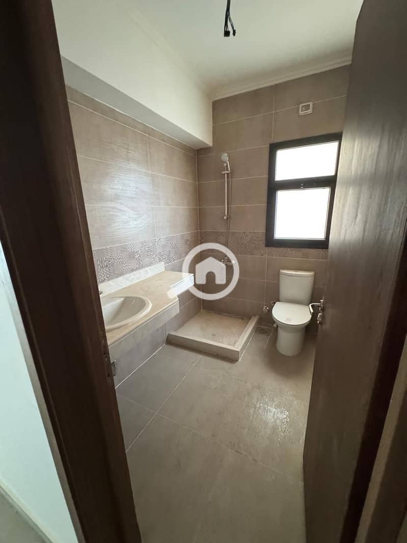 7 6225d02d-61bb-40a9-9feb-ca03adcfbdcf. jpg