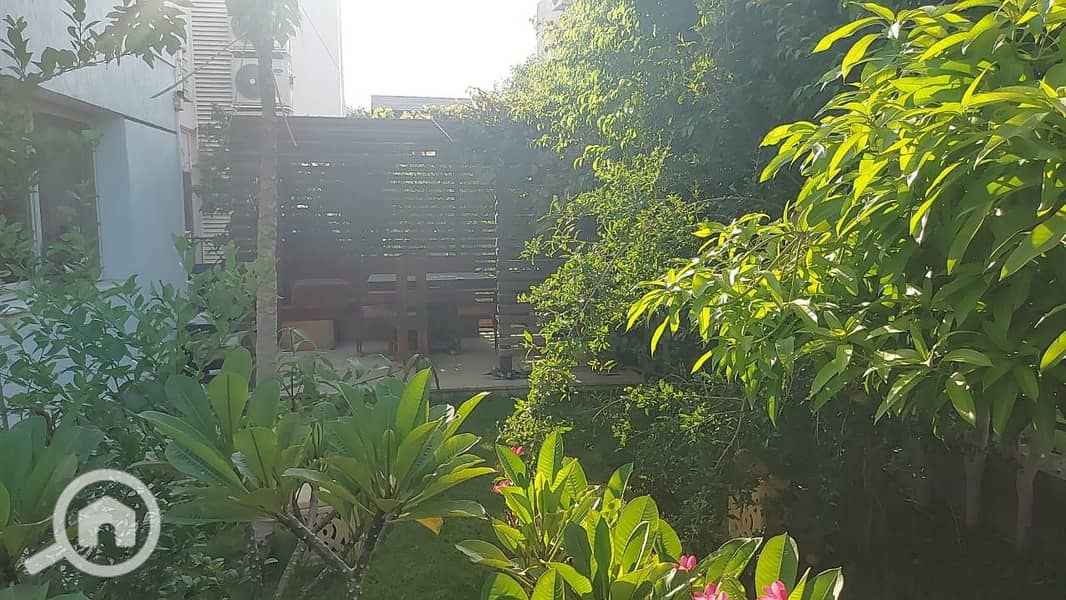 23 a0b5c081-ad72-4984-b118-eafbbaa5c702. jpeg