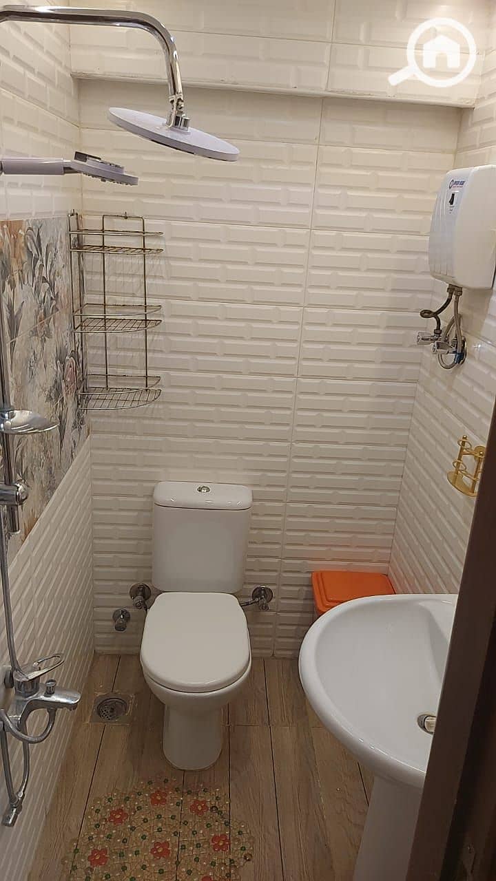 27 03bb770c-a090-4ee2-b922-4d834e7b2a68. jpeg