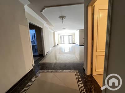 4 Bedroom Flat for Sale in Laurent, Alexandria - WhatsApp Image 2025-10-14 at 17.15. 56_a4bb6c86. jpg