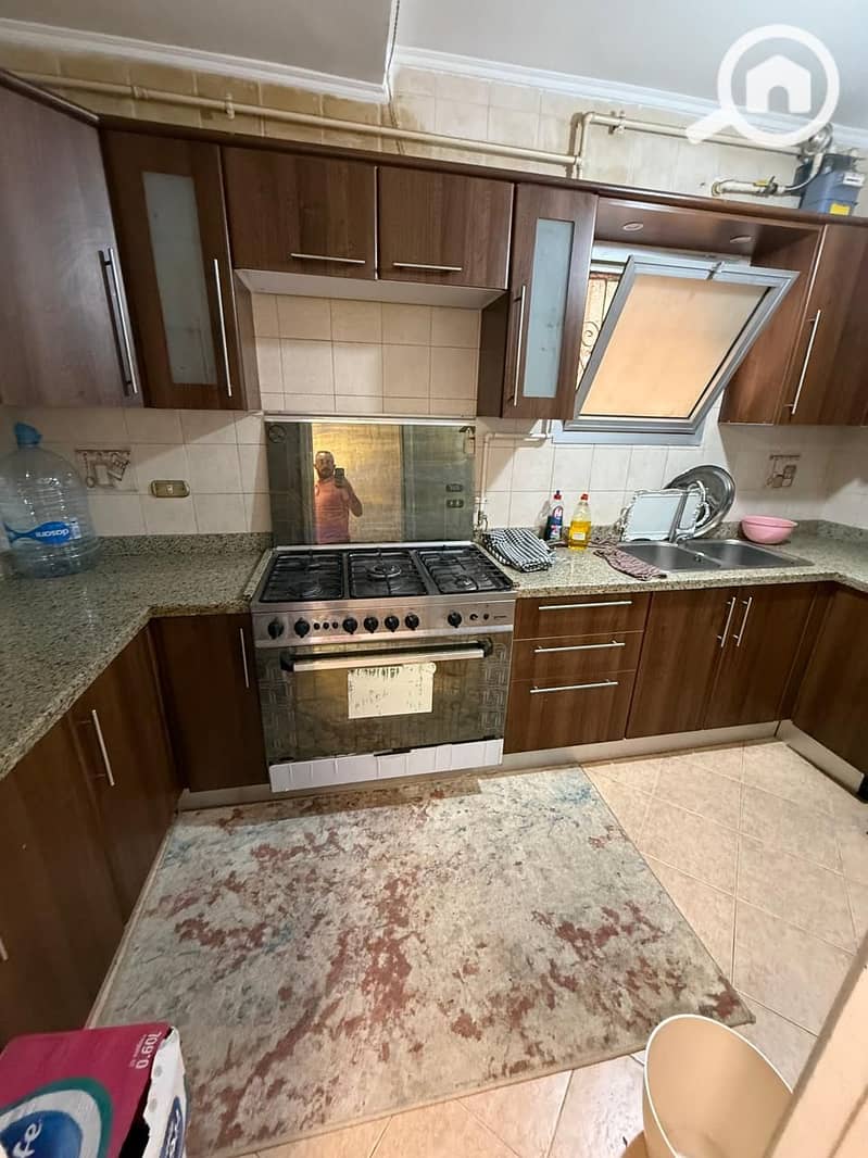 7 7fb7066b-2b2f-4b61-a938-e8fcb41b5205. jpeg