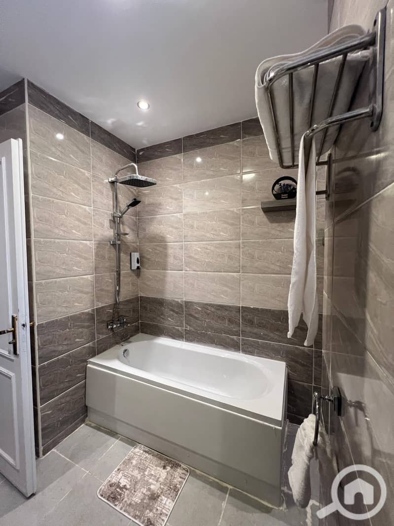 7 6a124ff4-4f79-456b-a269-33ec81f9e341. jpeg