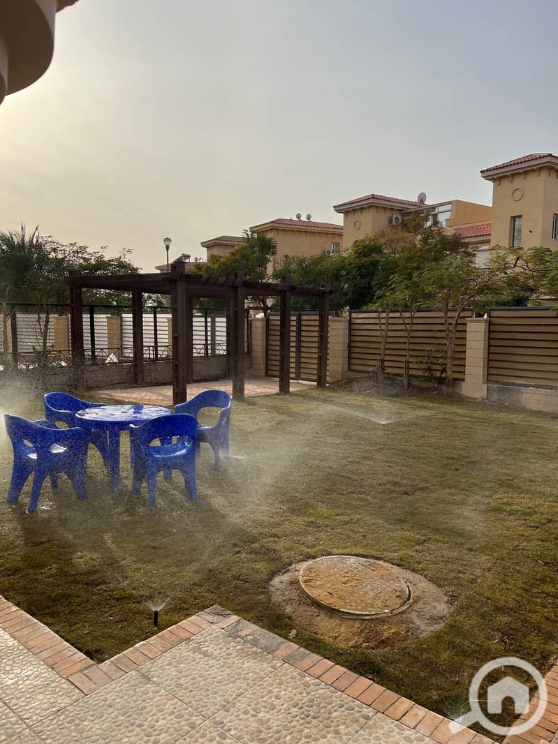 12 220b495a-d417-4d3b-9d4c-bd44aa6d91cc. jpeg