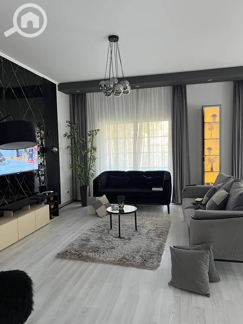 15 715c7cda-acdd-4117-bbd3-aa243a27d876. jpeg