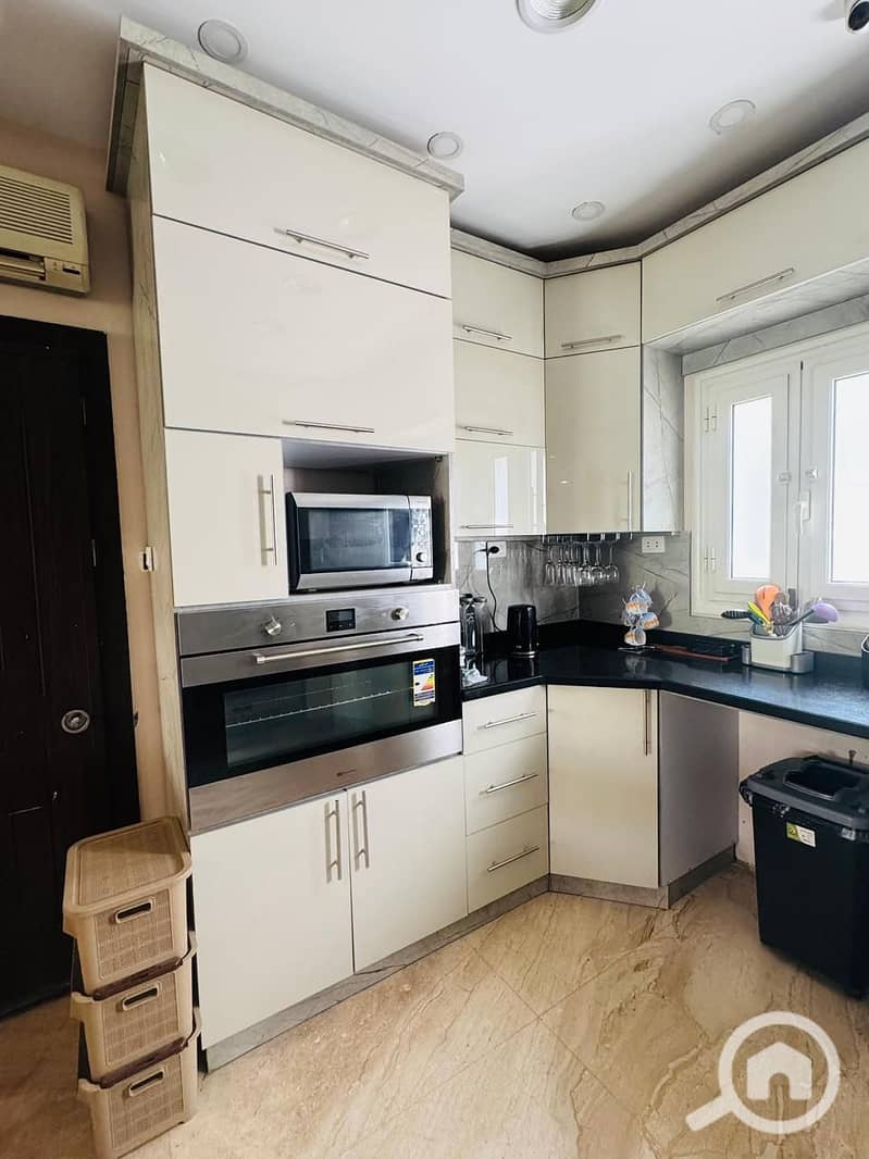 10 99b5b92a-4373-422e-a562-10a520b5f2d3. jpg