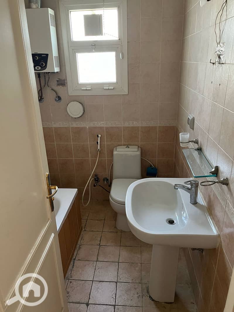 8 ca3c0fc4-7475-404c-a284-433beed4faec. jpeg