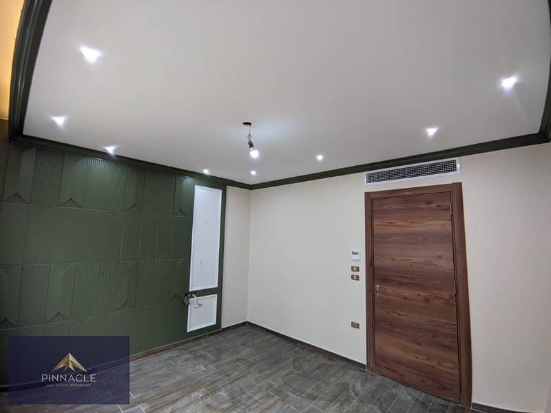 5 WhatsApp Image 2025-10-10 at 16.47. 02_3764d7a6. jpg