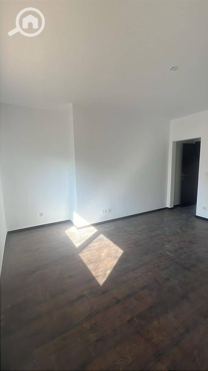 12 WhatsApp Image 2025-10-13 at 19.49. 34_bc2e9b09. jpg