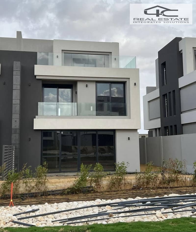 4 WhatsApp Image 2025-10-14 at 18.22. 46. jpeg