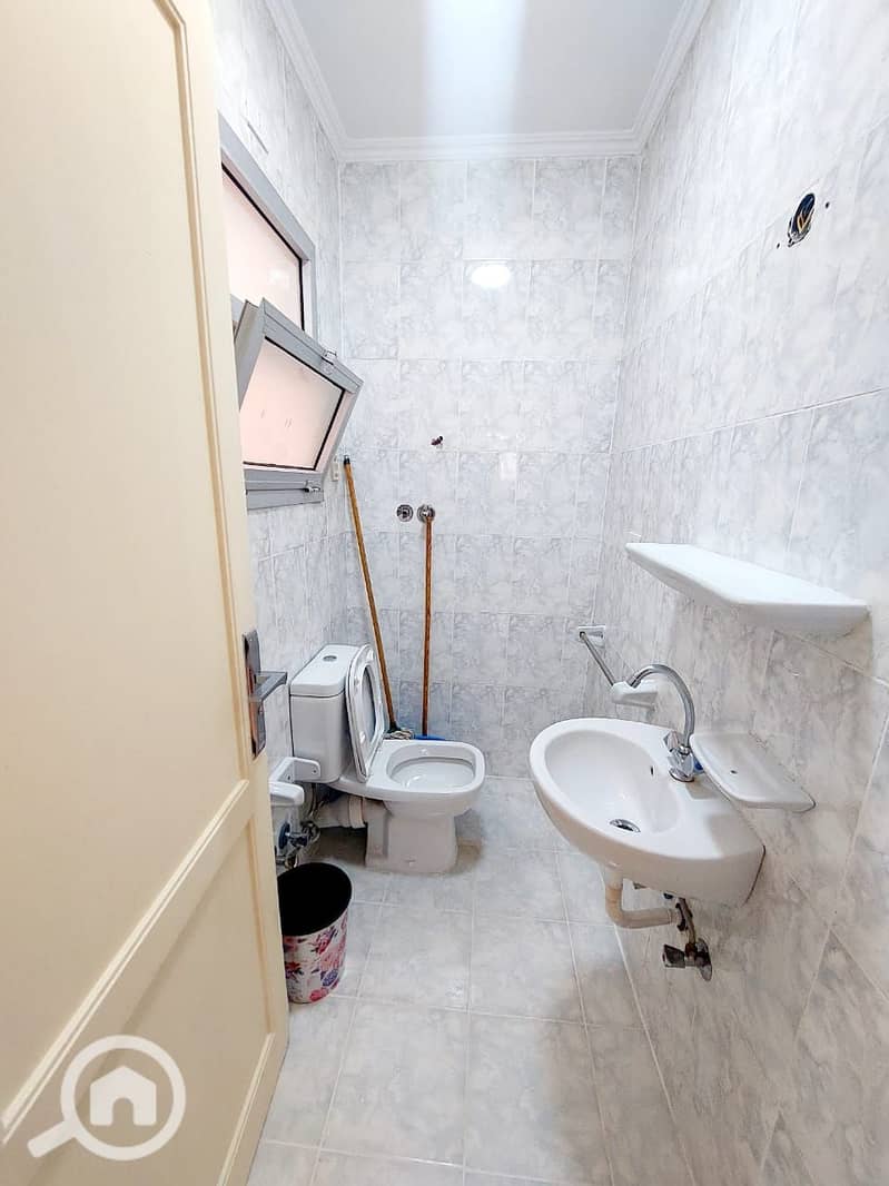 6 64685cdb-7c7e-471d-ad86-55d0c8c83ea5. jpeg