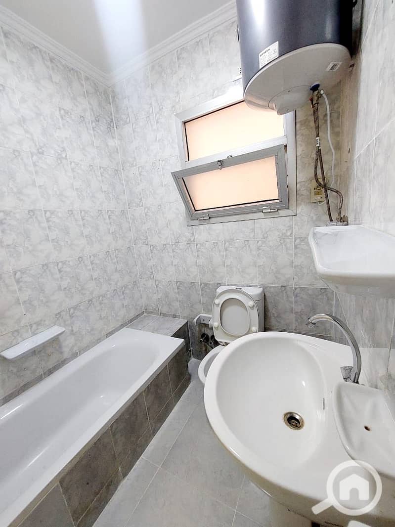 12 f68f3fec-cb31-43c4-966c-7795f55ea4a1. jpeg