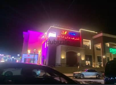 Retail for Rent in Shorouk City, Cairo - فرصة ذهبية لأصحاب الأنشطة الخدمية