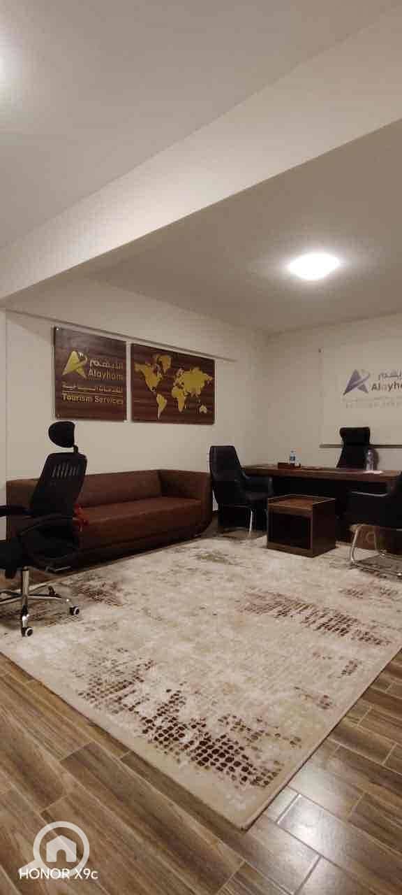 4 e79377f0-8787-4e64-ba58-270cf674f44e. jpg