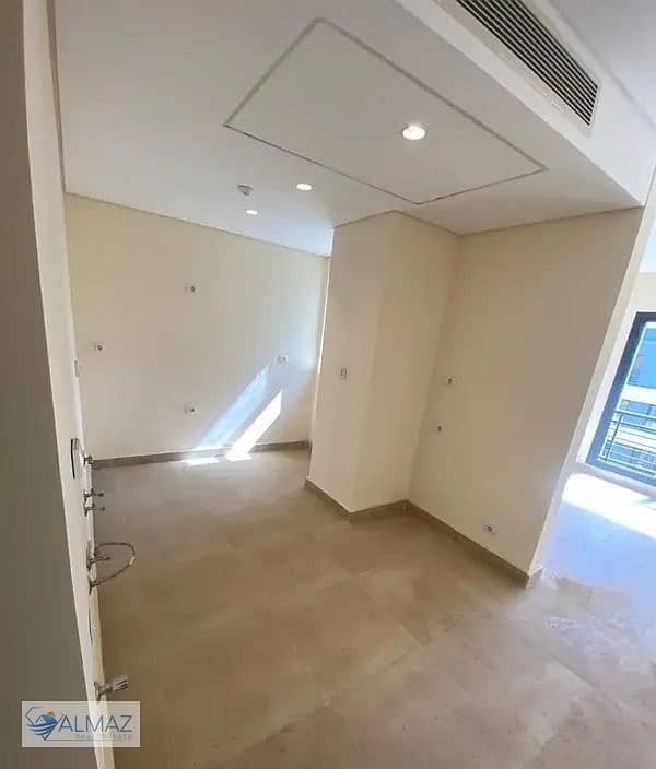 2 WhatsApp Image 2025-10-04 at 12.14. 23 PM. jpeg