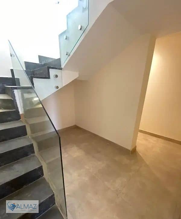 4 WhatsApp Image 2025-10-04 at 12.14. 20 PM (1). jpeg