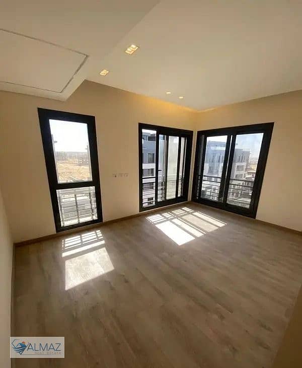 7 WhatsApp Image 2025-10-04 at 12.14. 24 PM (1). jpeg