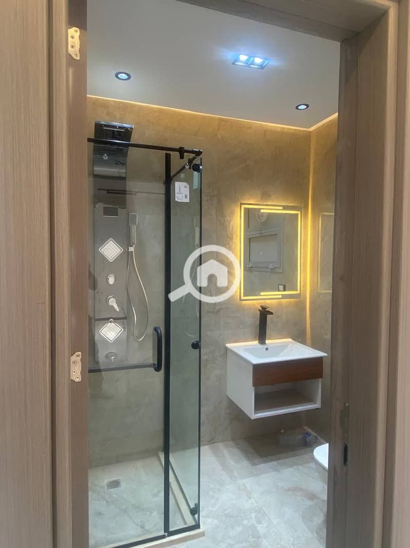 10 df0eb303-d306-47d0-974b-99cea03d5aae. jpg