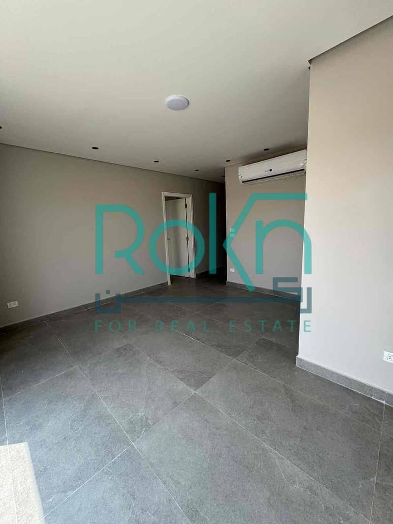 4 cfb0228b-090b-4820-9722-e68bea833d42. jpg