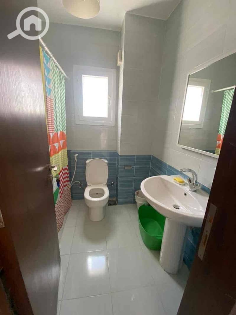 10 5eaea5c7-4311-4f6e-9982-e2d53511b431. jpg