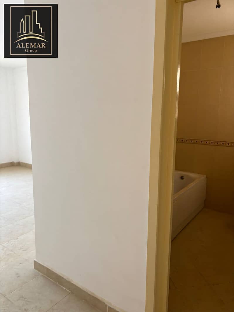 18 dc7469a6-aabb-4bee-bbb2-f2b8dade33d5. jpg