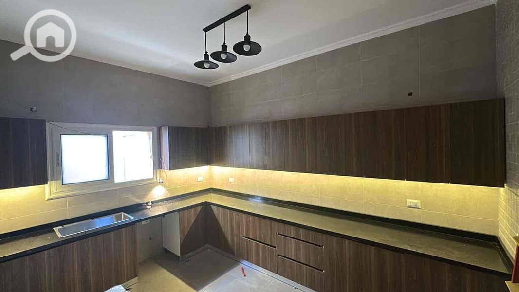 13 3bf4bf5b-0868-45ba-9c18-dc815117dc2b. jpg