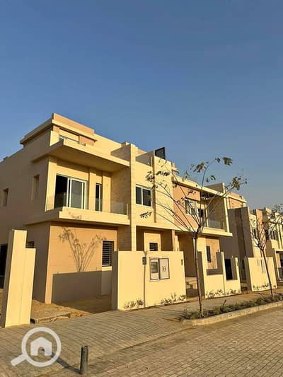 4 Bedroom Townhouse for Sale in 6th of October, Giza - 473217835_574738218878564_8109233272560675898_n. jpg