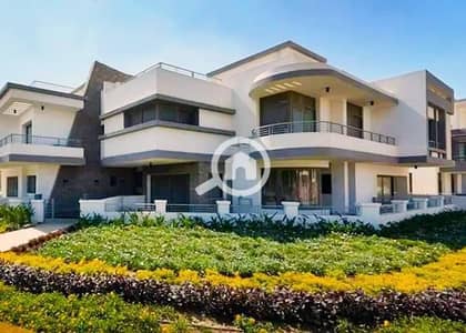 5 Bedroom Townhouse for Sale in New Cairo, Cairo - فيلا فرصه لقطه لبيع ريسيل من كمبوند taj city من مرحله شاليا