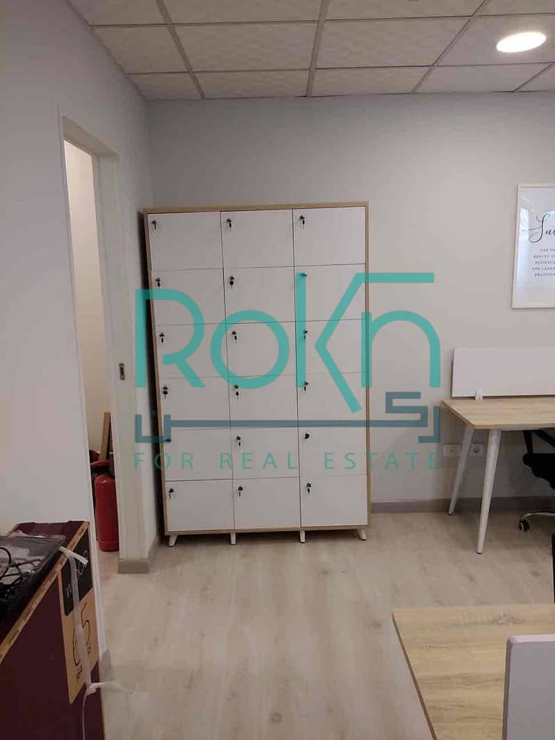 12 7469b77b-06b8-47e2-be37-74a30e62ac91. jpg