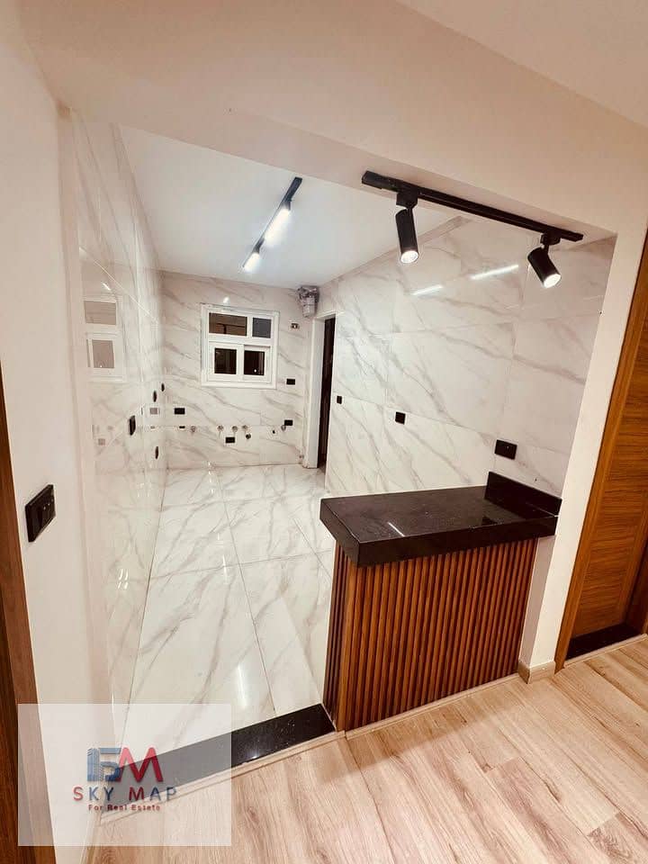 8 559043093_24481792724837793_8286115965660734045_n. jpg