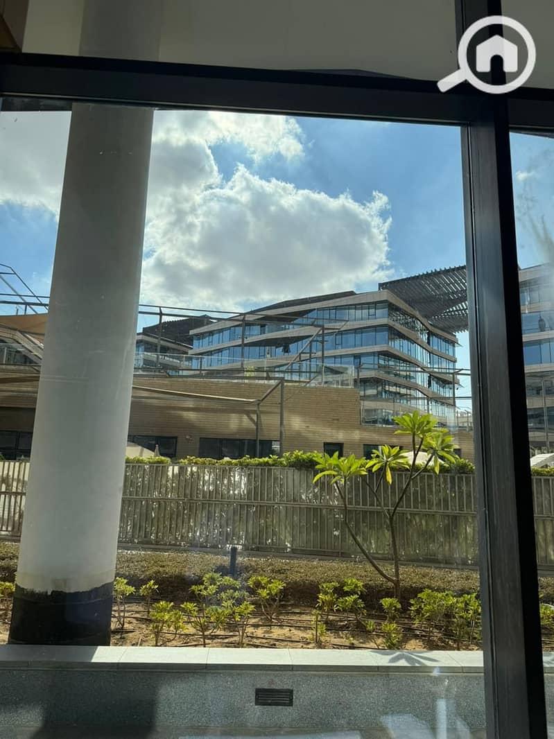 2 office 3. jpg