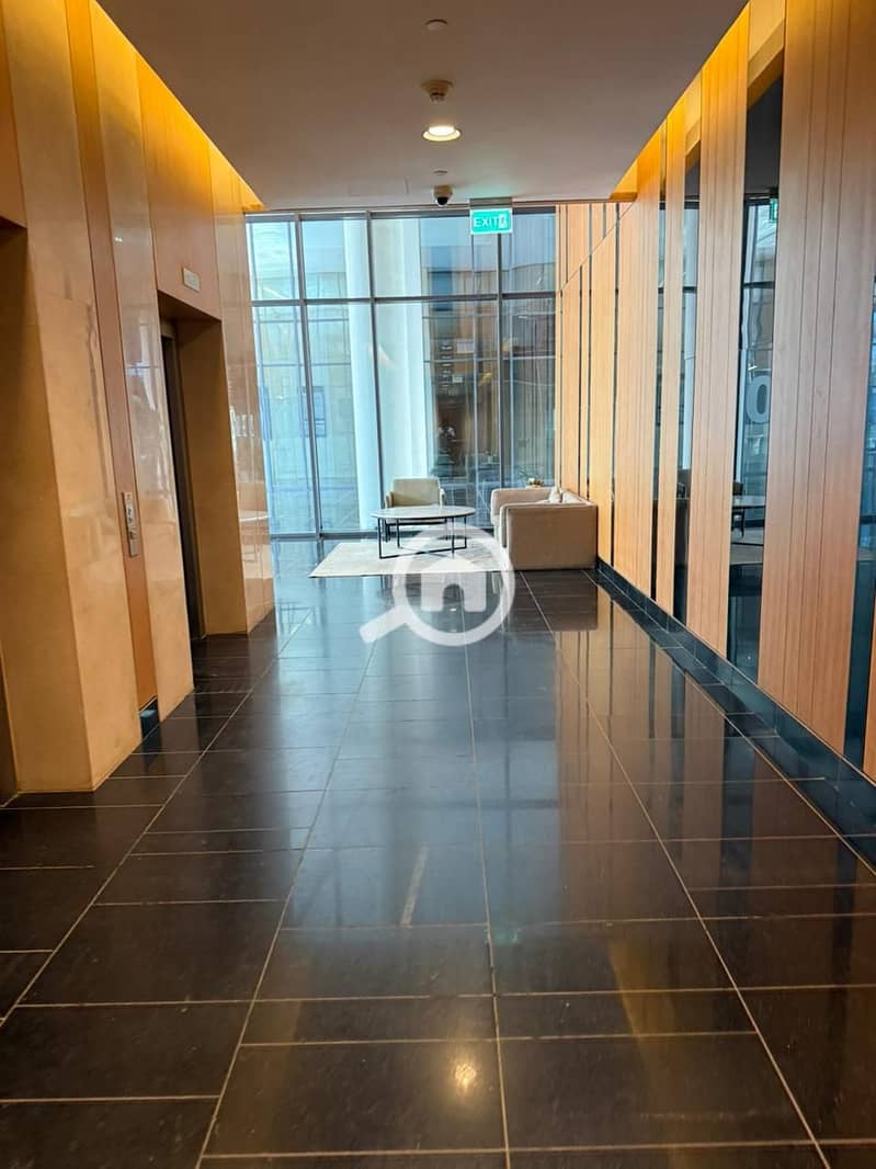 6 office 6. jpg