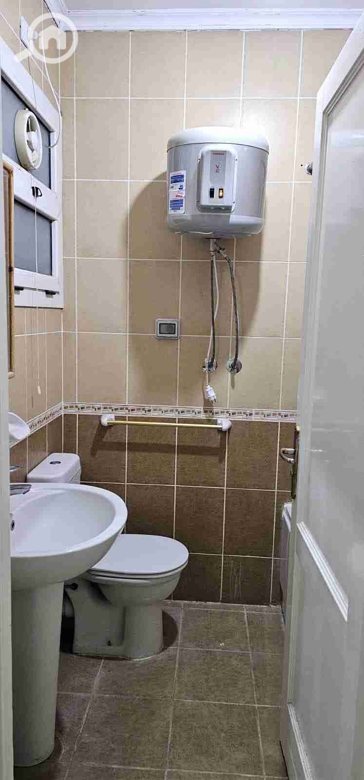 4 1000431350. jpg