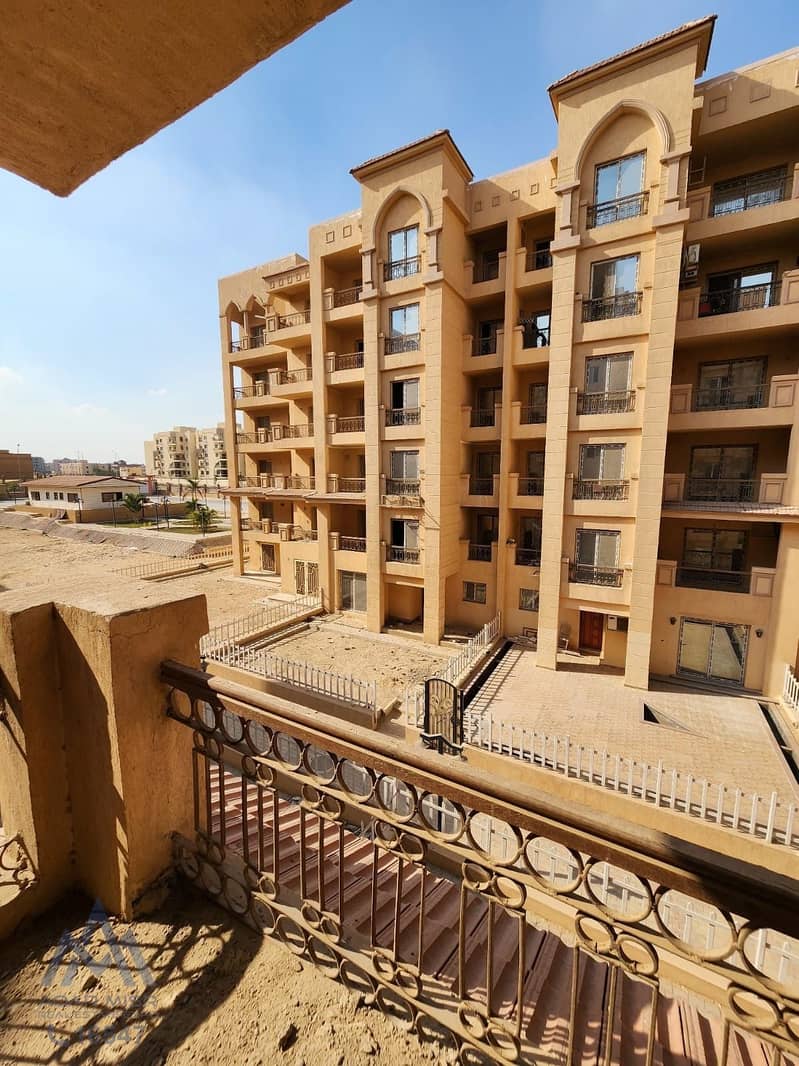 2 شقة 152م نصف تشطيب بواجهة مفتوحة في R8 (4). jpeg