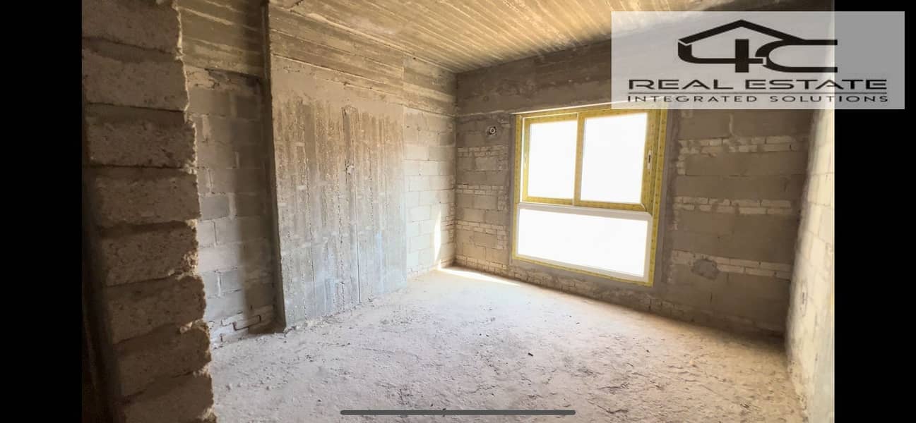 10 WhatsApp Image 2025-10-13 at 16.06. 00 (3). jpeg