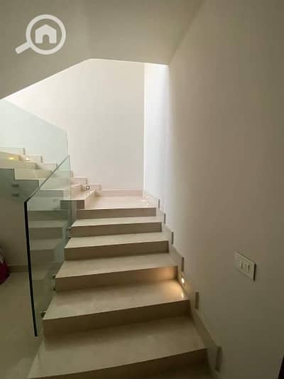 دوبلكس 4 غرف نوم للبيع في مدينة المستقبل، القاهرة - دوبلكس للبيع امام مدينتي مباشرة بخصم 6 مليون علي الكاش وبالتقسيط علي 7