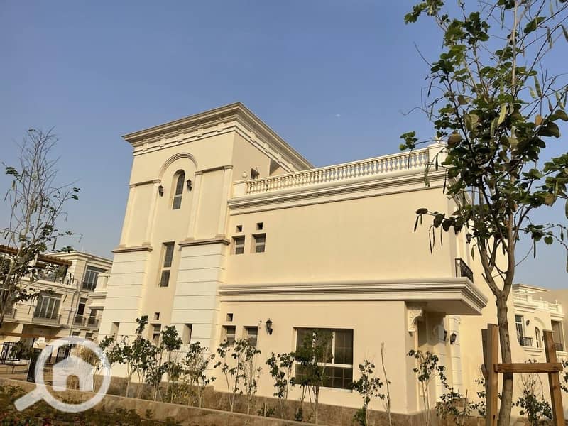 8 c60eda88-c2c3-4547-9f3e-d050acdc4849. jpg