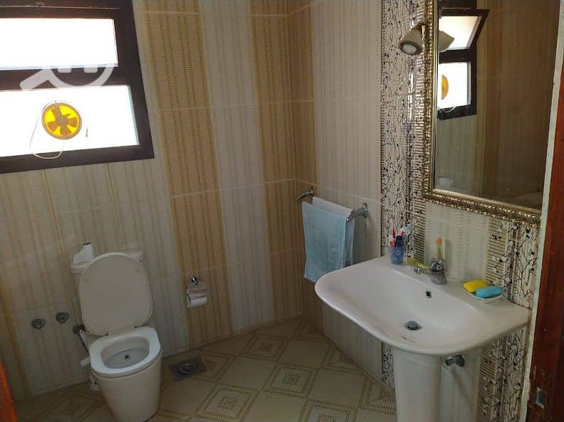 5 79ac8e3c-4193-4edf-9254-9d0abdbd06d6. jpeg