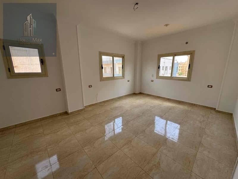 9 89ff2d87-dbbb-4f99-8b5f-e63c58810c3c. jpg