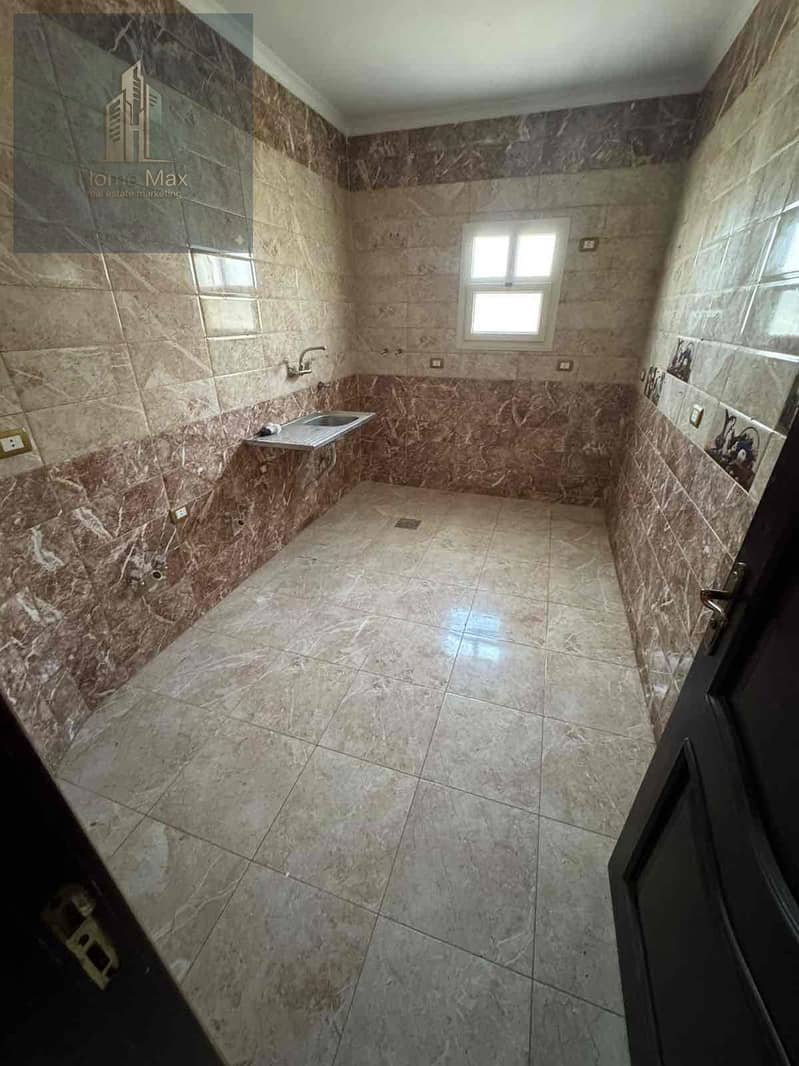 10 2bc27500-0b35-4dcf-80c1-682f507bf655. jpg