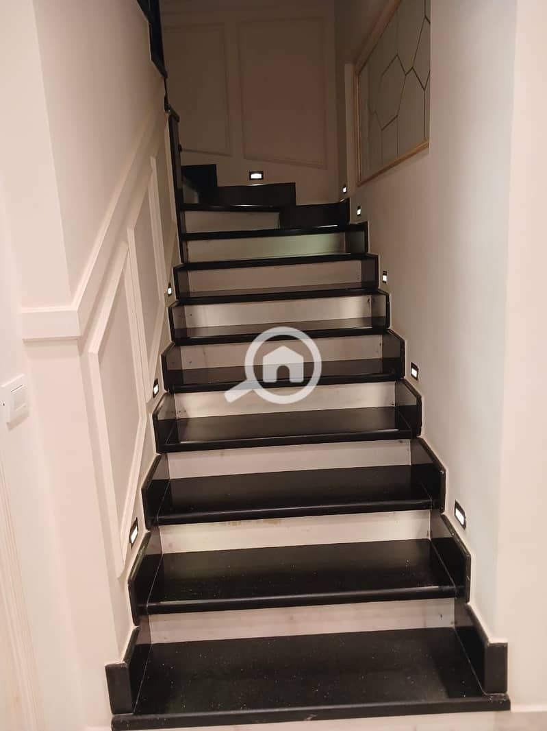 8 WhatsApp Image 2025-10-13 at 23.21. 34_f3b98e37. jpg