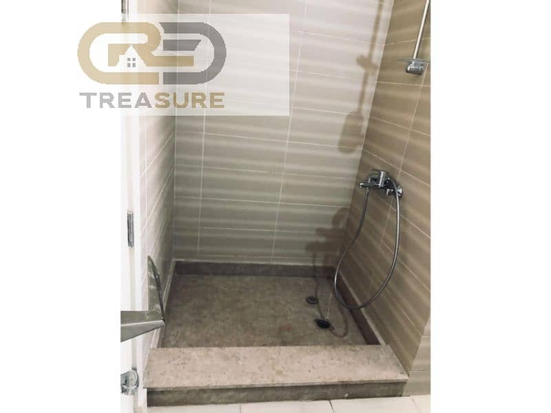 5 WhatsApp Image 2025-10-15 at 1.59. 51 PM (2). jpg